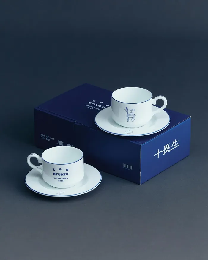 https://static.shoeprize.com/open_raffle/main_carousel/None/-shoeprize-HANKOOK-CHINAWARE-X-IAB-STUDIO-COLLABORATION-COLLECTION-426060-1728032539259.jpg