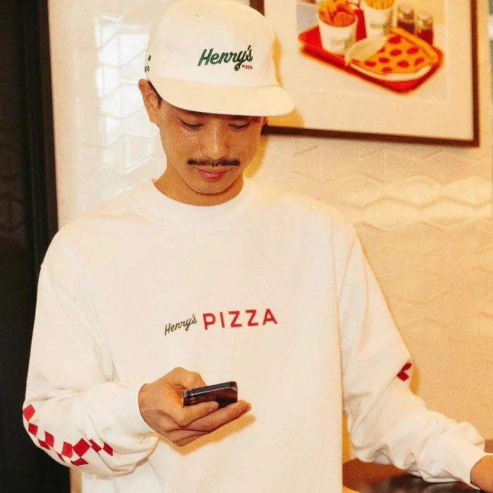 https://static.shoeprize.com/open_raffle/main_carousel/None/-shoeprize-HENRYS-PIZZA-X-IAB-STUDIO-POP-UP-STORE-AT-OSAKA-409554-1713246831635.jpeg